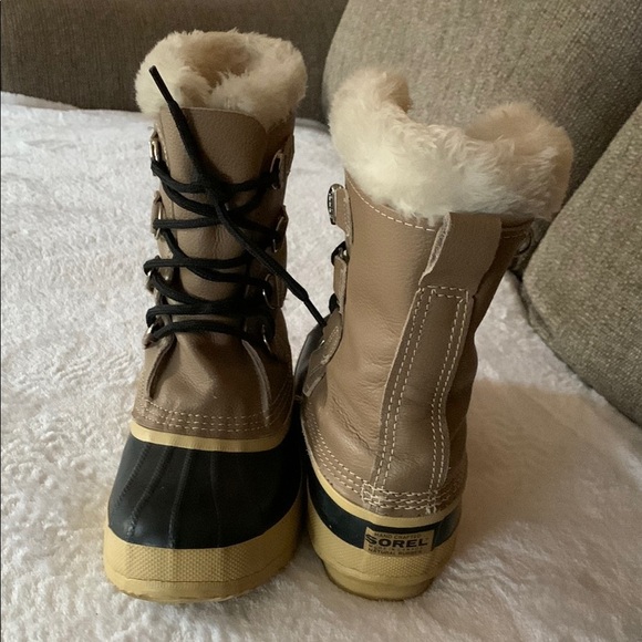 Gently Loved Sorel Brown and Black Snow Boots - Picture 5 of 9